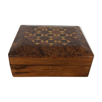 Wooden jewel box and marquetry