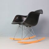 Fauteuil à bascule noir original « Rar » de Charles & Ray Eames, 1977