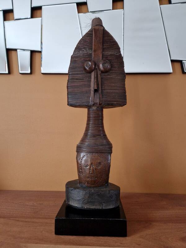 Bwété, figure de gardien reliquaire - Kota Mahongwé, Gabon - bois et cuivre