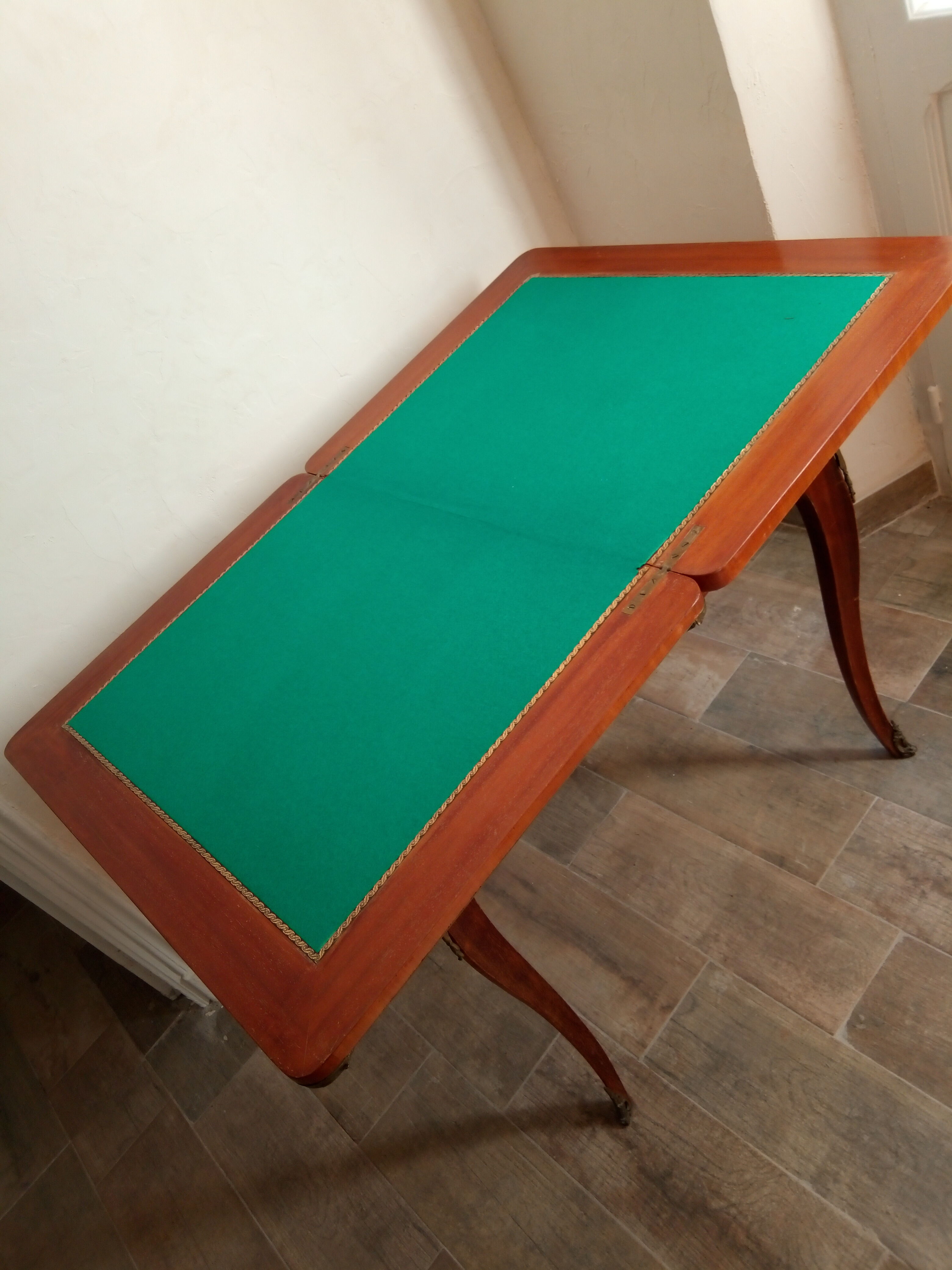 Play table in Louis XV marquetry. Early 20th century.