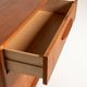 Commode en teck avec ferrules en laiton