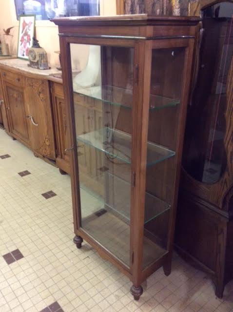 Vitrine en bois ancienne