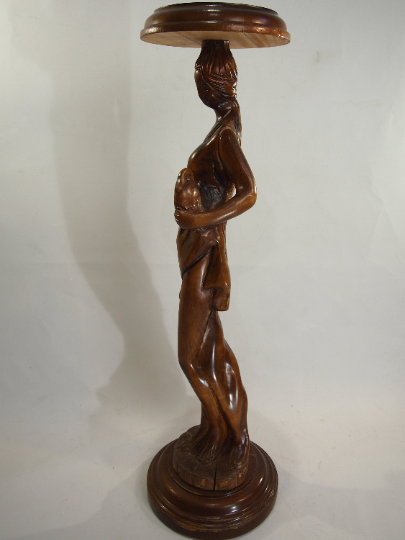 Saddle statue of macif/vintage wooden woman