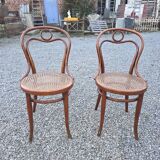 Pair of Thonet bistro chairs in bent wood no. 14