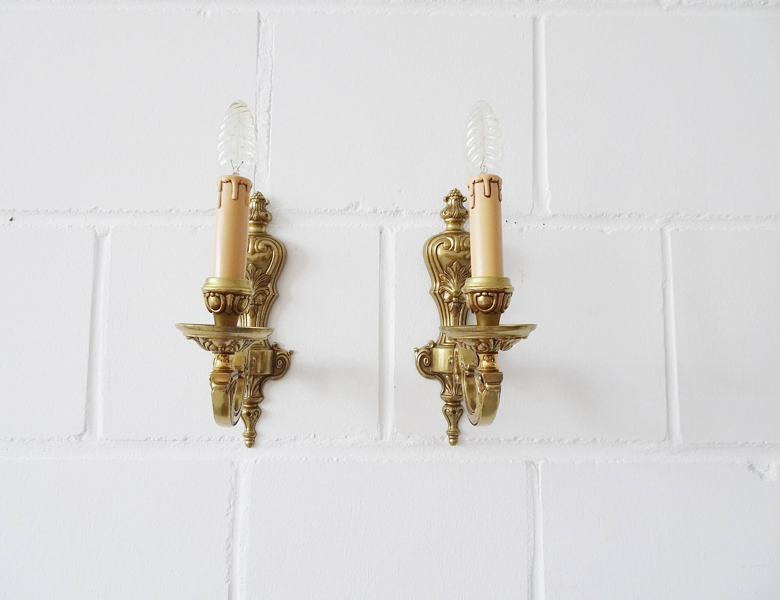 Bronze wall lamps