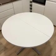 Round table Space Age Roche Bobois with integrated extensions system 1970.
