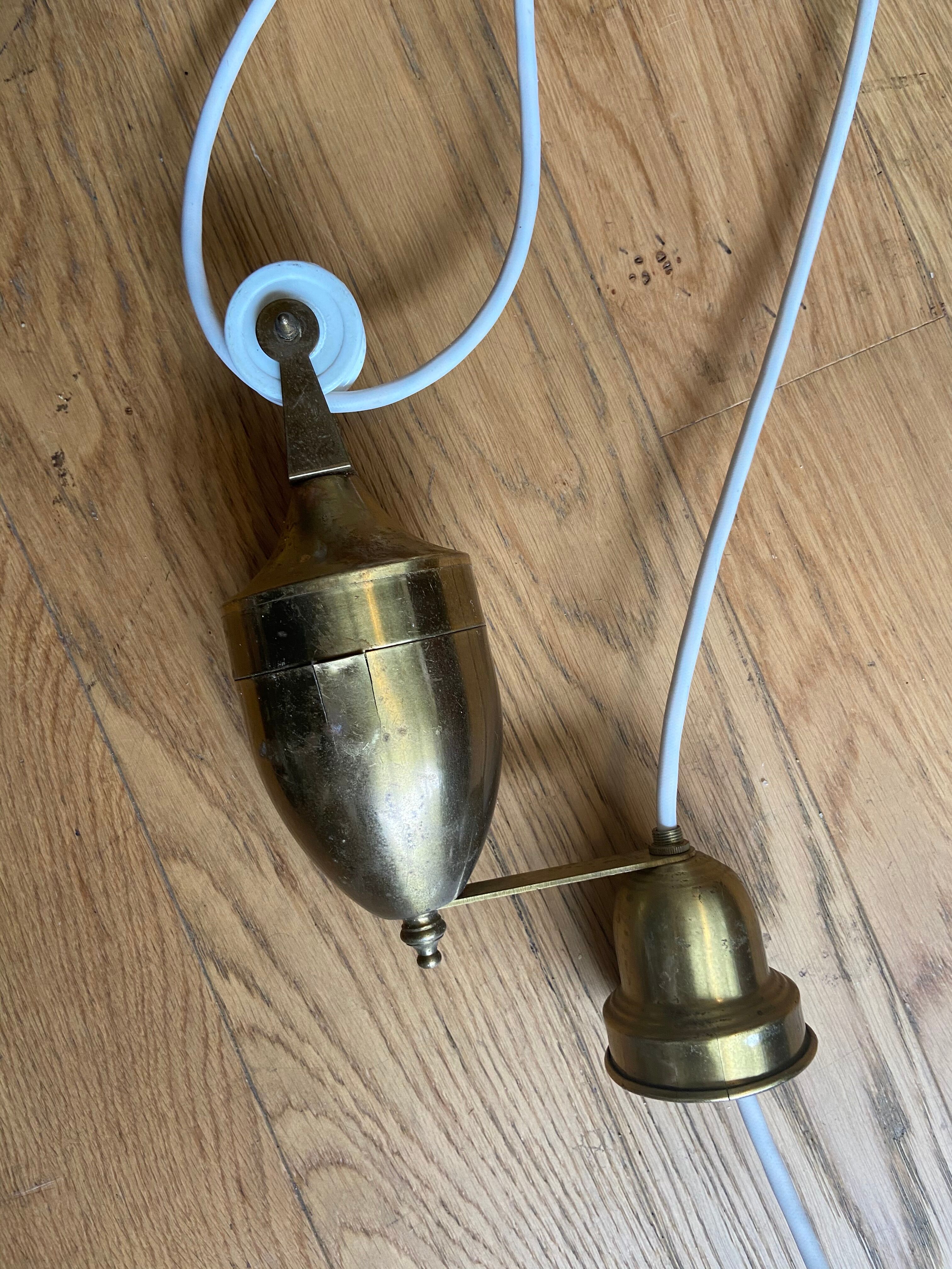 Pulley hanging lamp