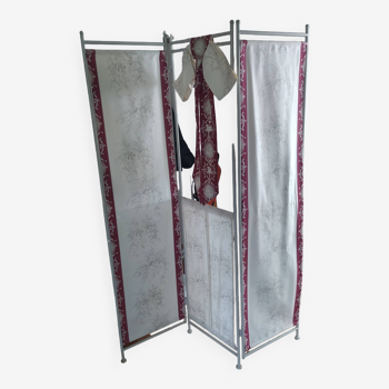 metal screen and toile de jouy fabric