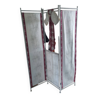 metal screen and toile de jouy fabric
