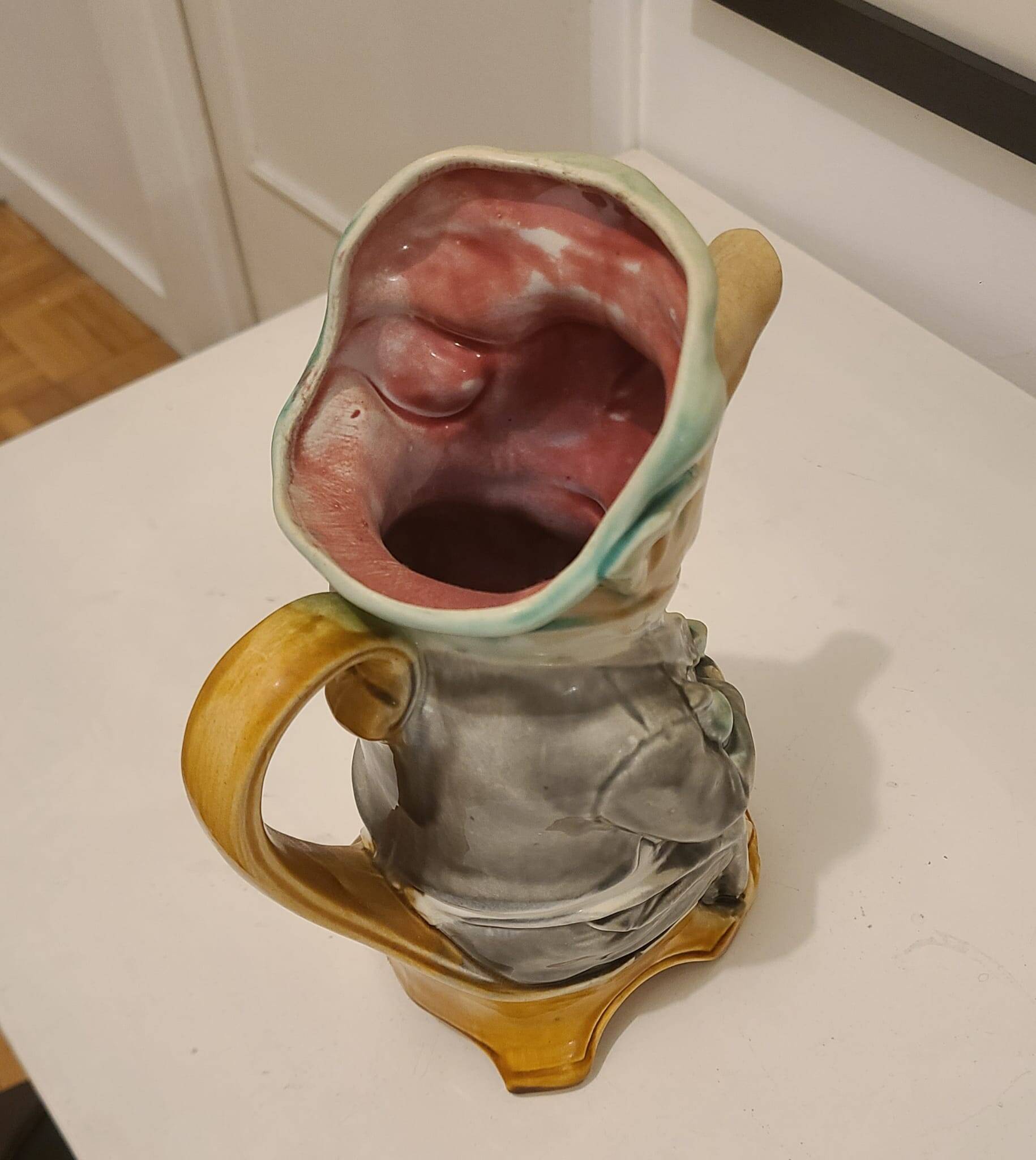 Antique jug "Maître d'hôtel" by Onnaing