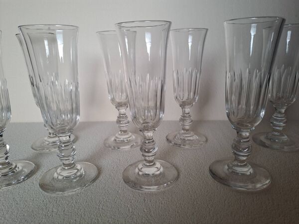 8 flûtes à Champagne en cristal Baccarat Saint Louis XIX ème