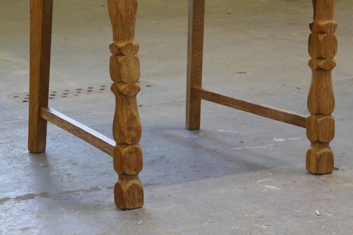 Chaises de salle à manger en chêne brutaliste danois moderne des années 1960 dans le style de Kjærnulf, ensemble.