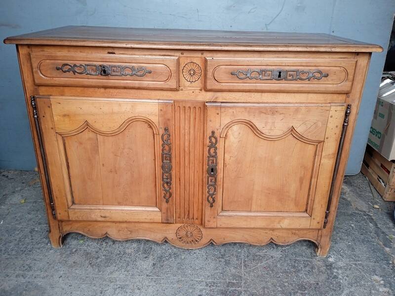 Regional buffet from the 18th century in blond cherry