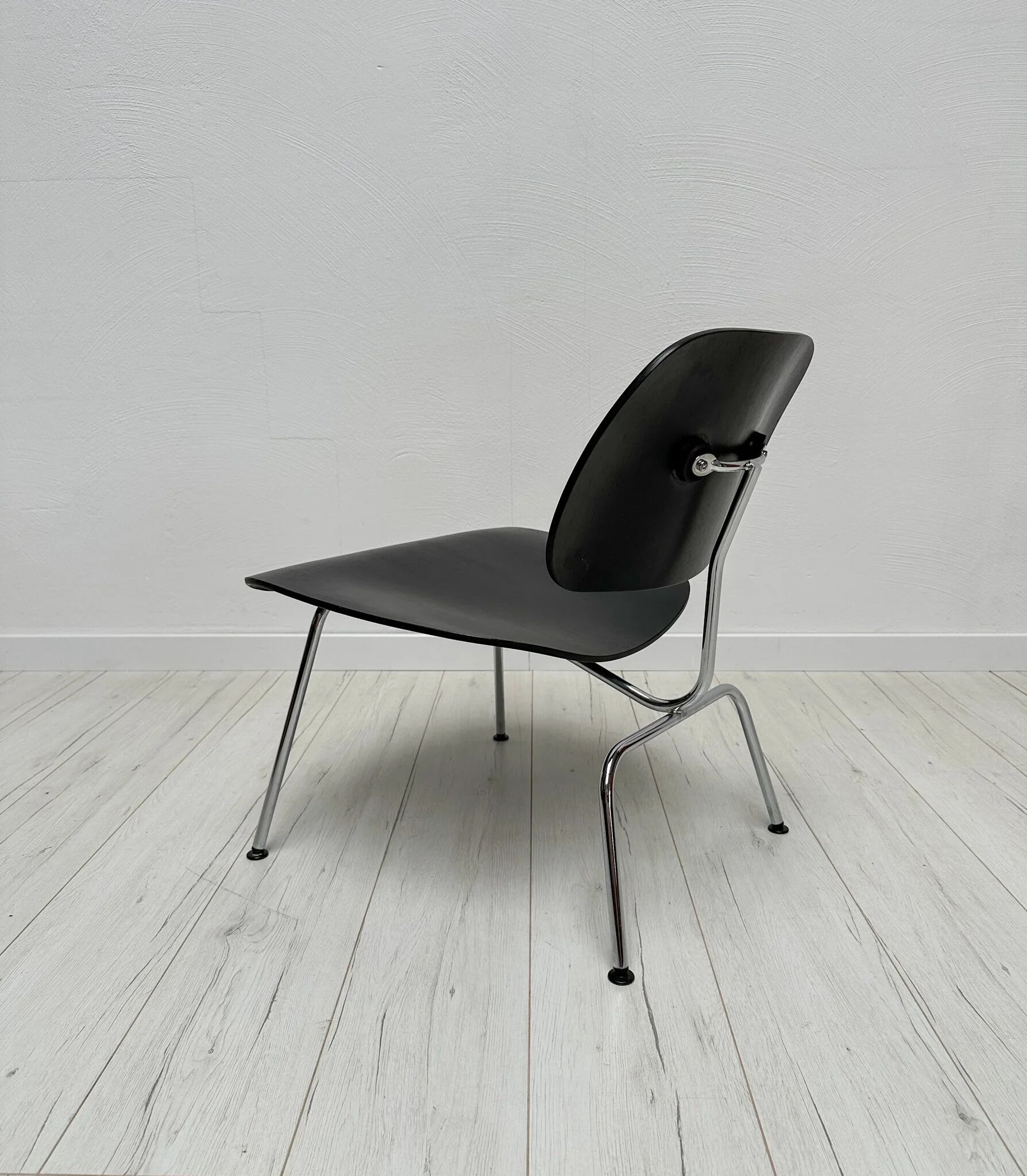 1970s vintage Eames LCM plywood lounge chair by Charles & Ray Eames for Vitra