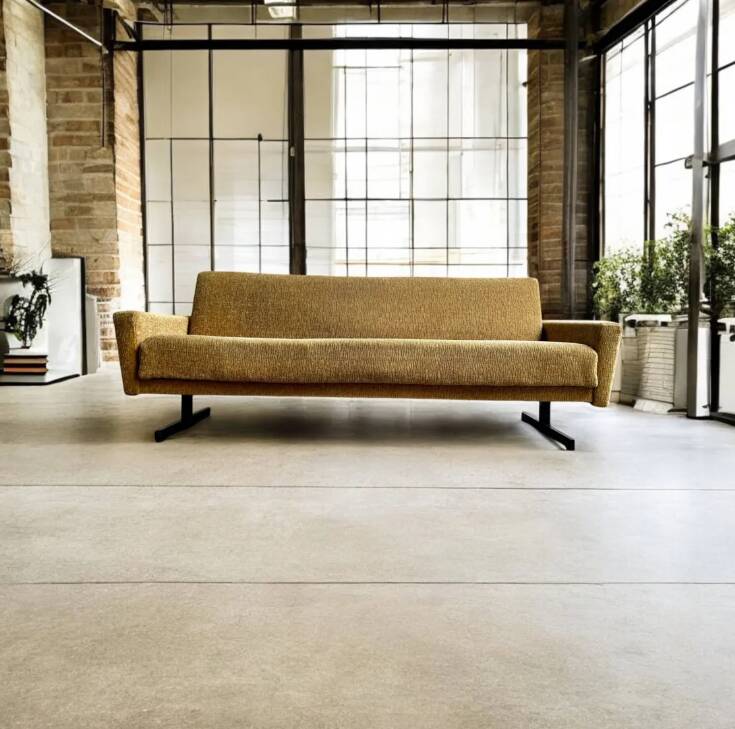 Vintage daybed/sofa bed or sofa