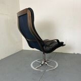 Chaise pivotante suédoise du milieu du siècle de Göte Möbler, années 1970