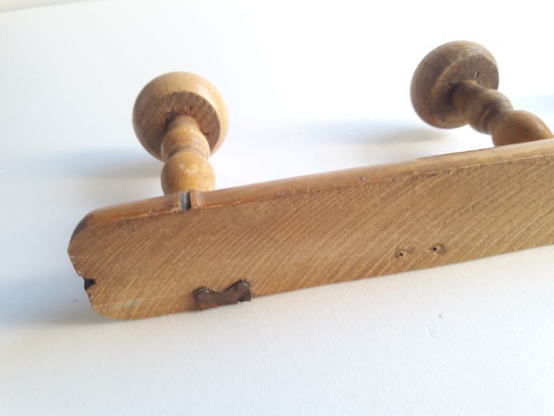 Wooden wall coat rack with 5 hooks