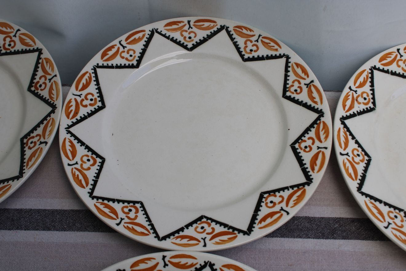 Set of 6 flat plates