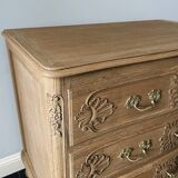 Antique chest of drawers in light oak