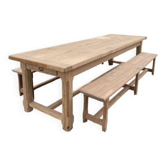 Farm table