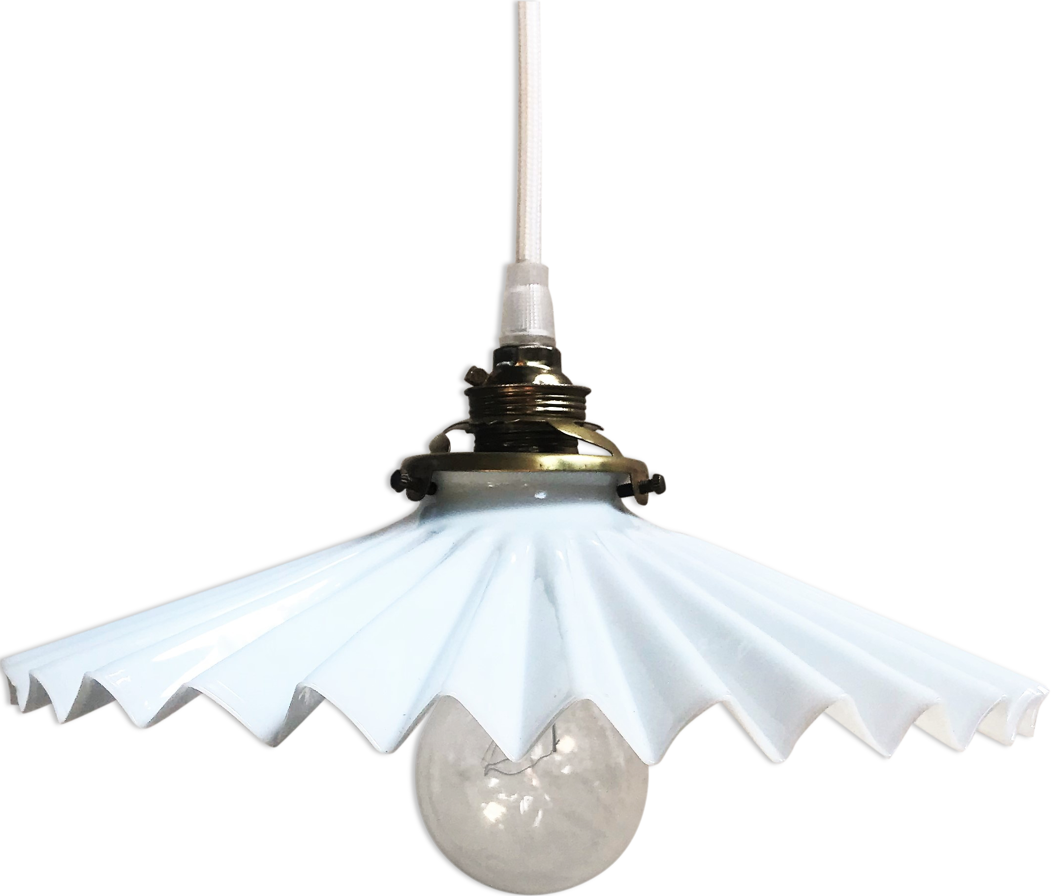 White pleated opaline hanging lamp