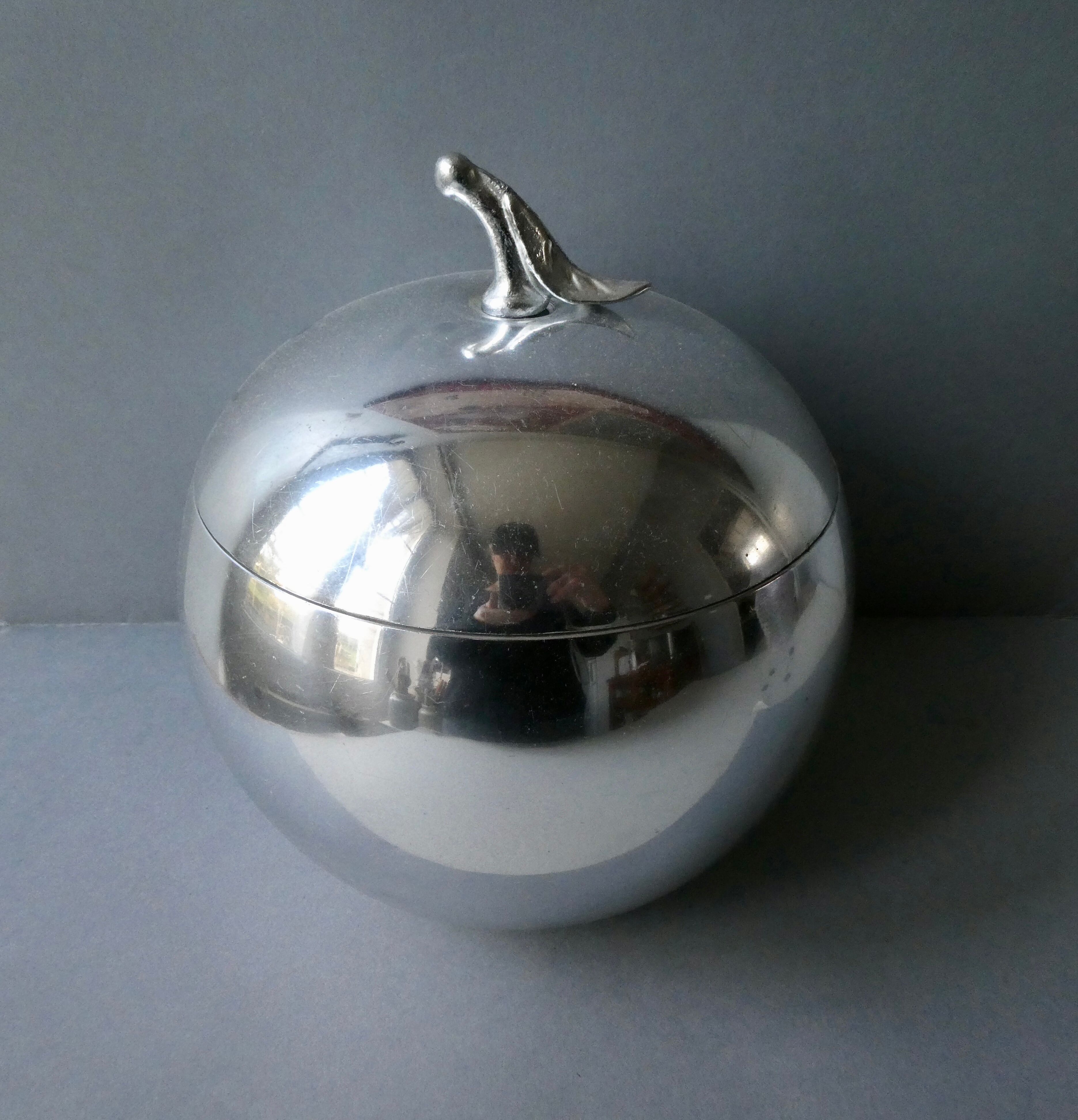 Luxium France silver metal apple-shaped ice bucket