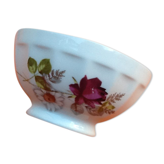 Old bowl Porcelain Limoges France Floral decoration Diameter: 130mm