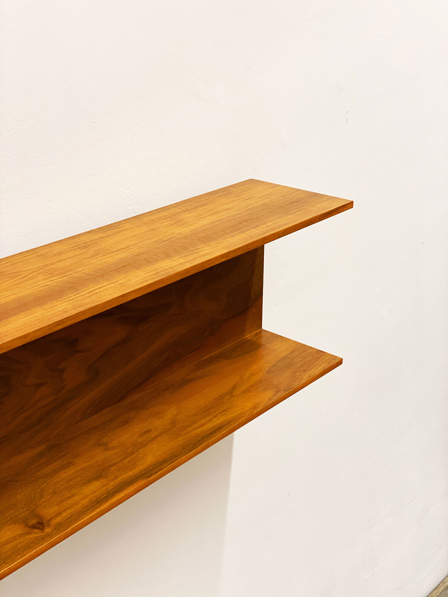Mid-Century Modern Teak wall-mounted shelf by Walter Wirz for Wilhelm Renz, 150cm, 1960s