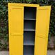 Armoire parisienne jaune poudrée 1950.