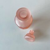 Flacon en verre rose