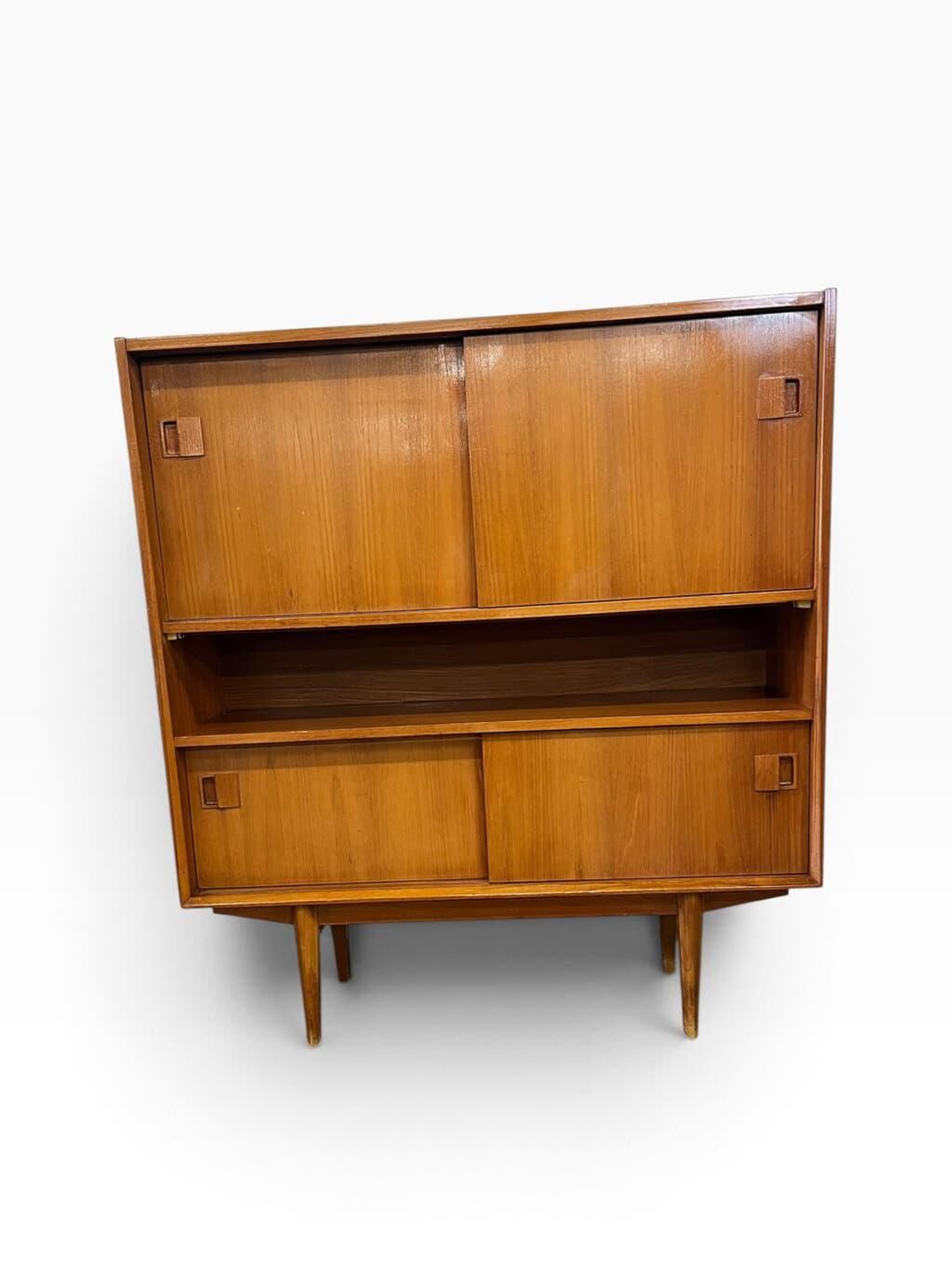 Vintage wooden bar/buffet furniture