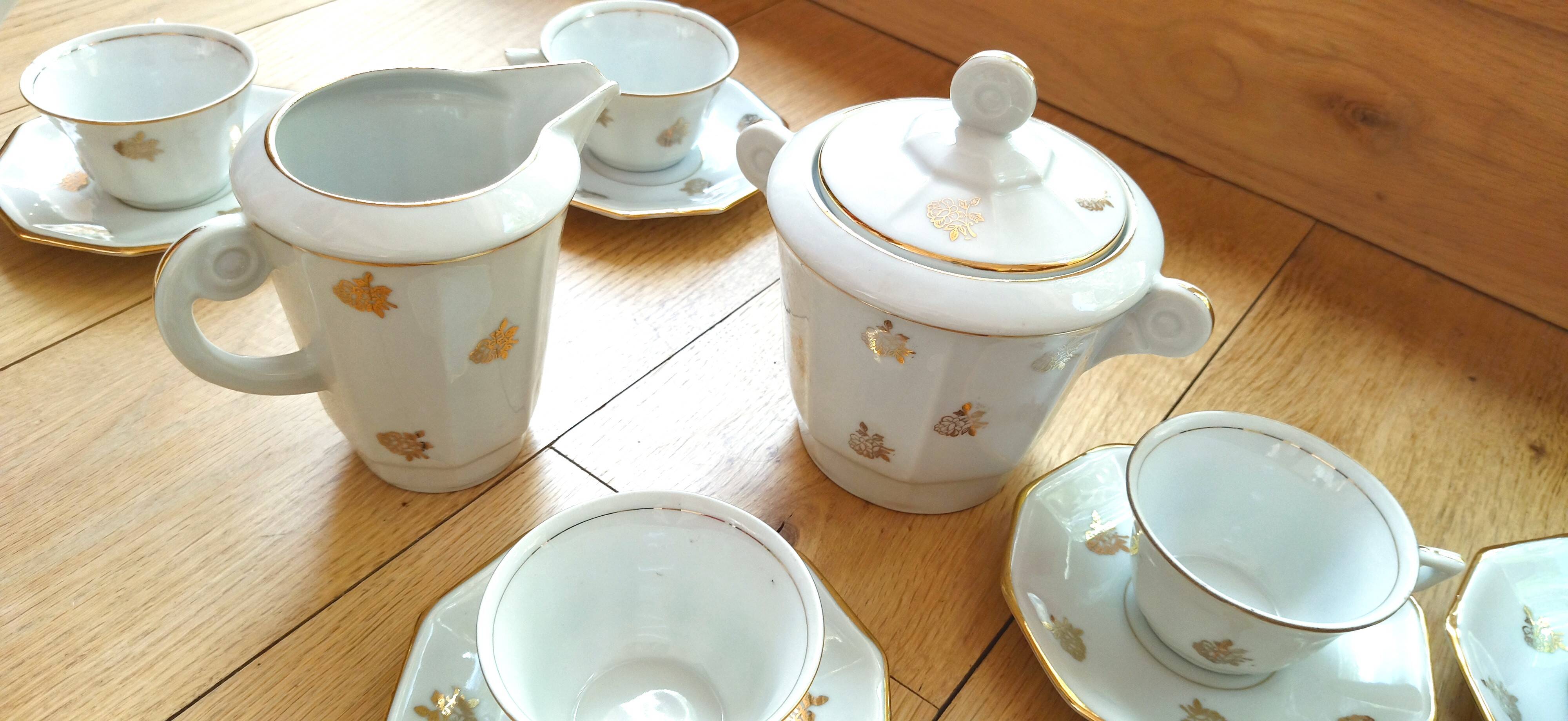 Antique coffee or tea service in fine porcelain from the 1930s.