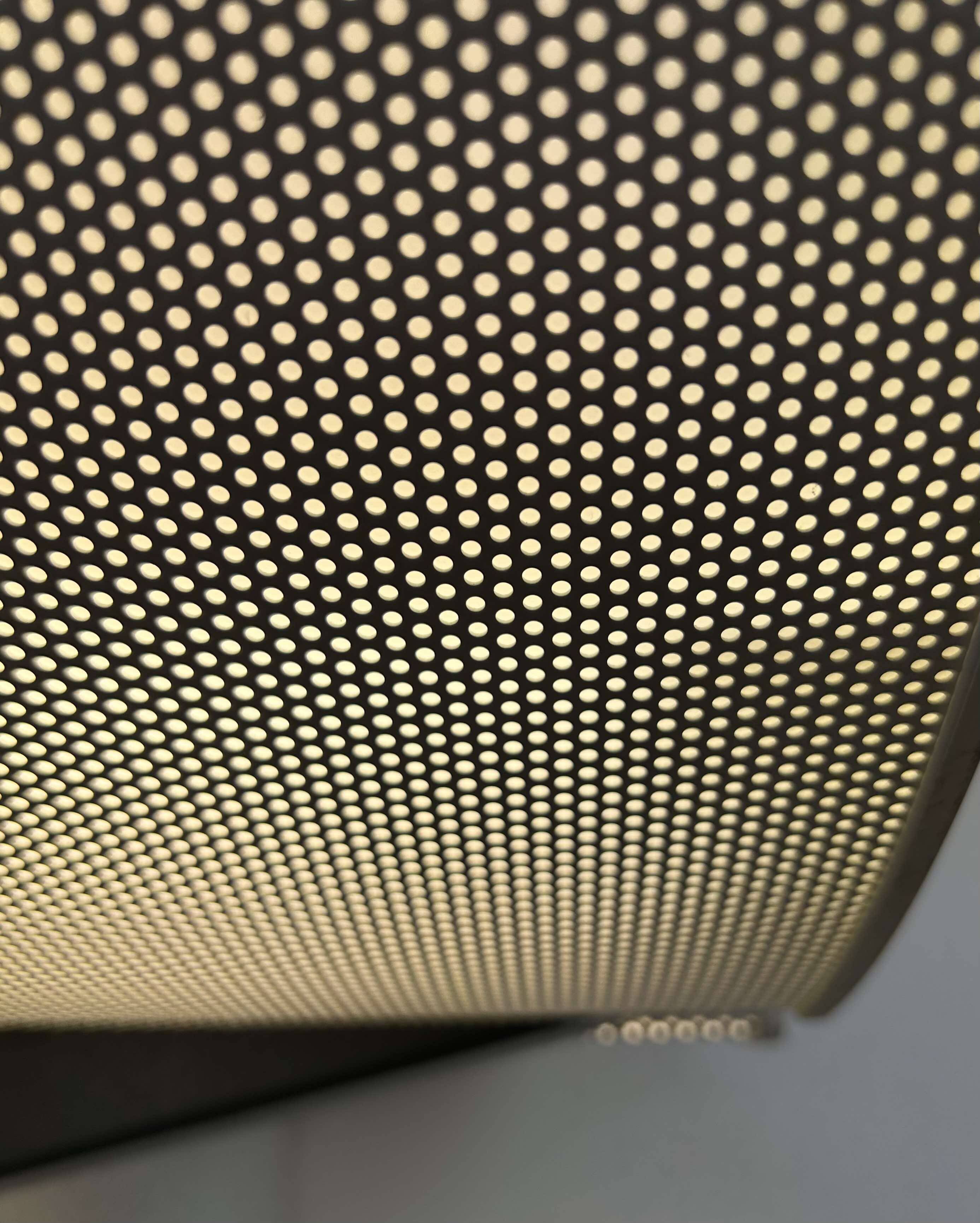 Pair of modernist wall lights, black and white lacquered metal, Italy 1980