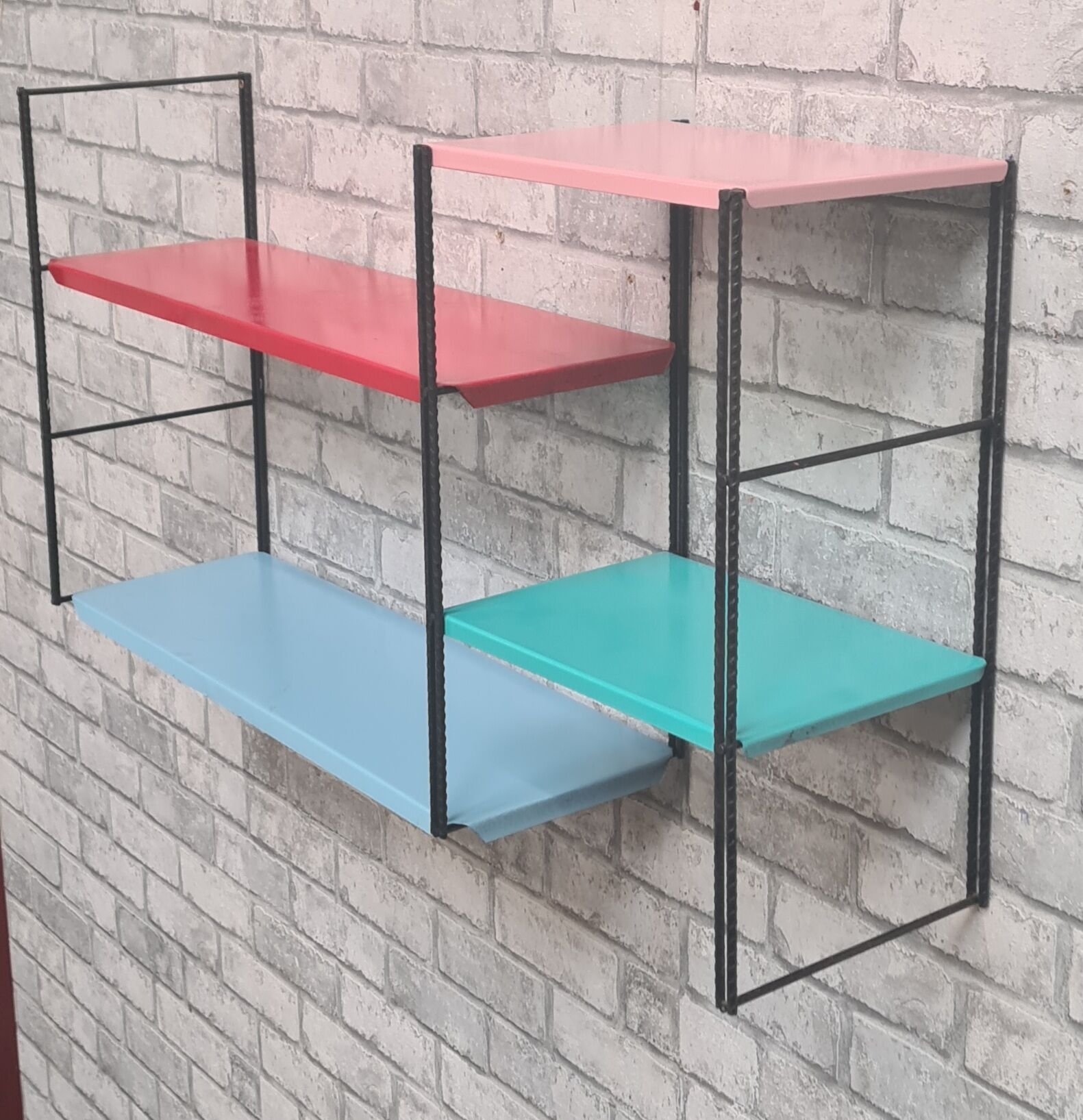 Multicolor string shelf 60/70