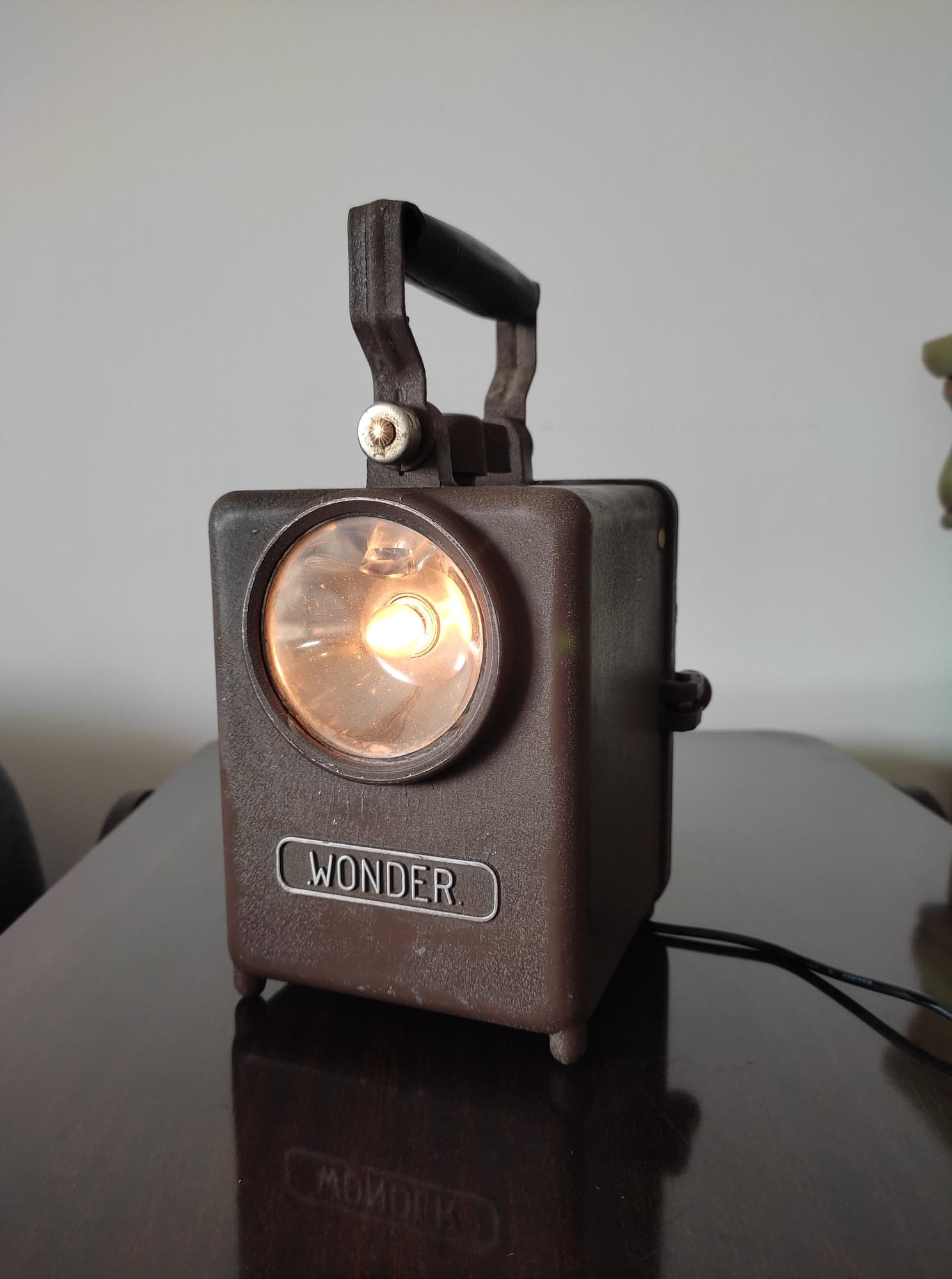 Wonder agral lamp in cast iron 1950/1970