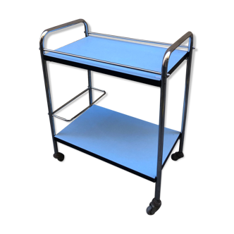 Serving table in formica