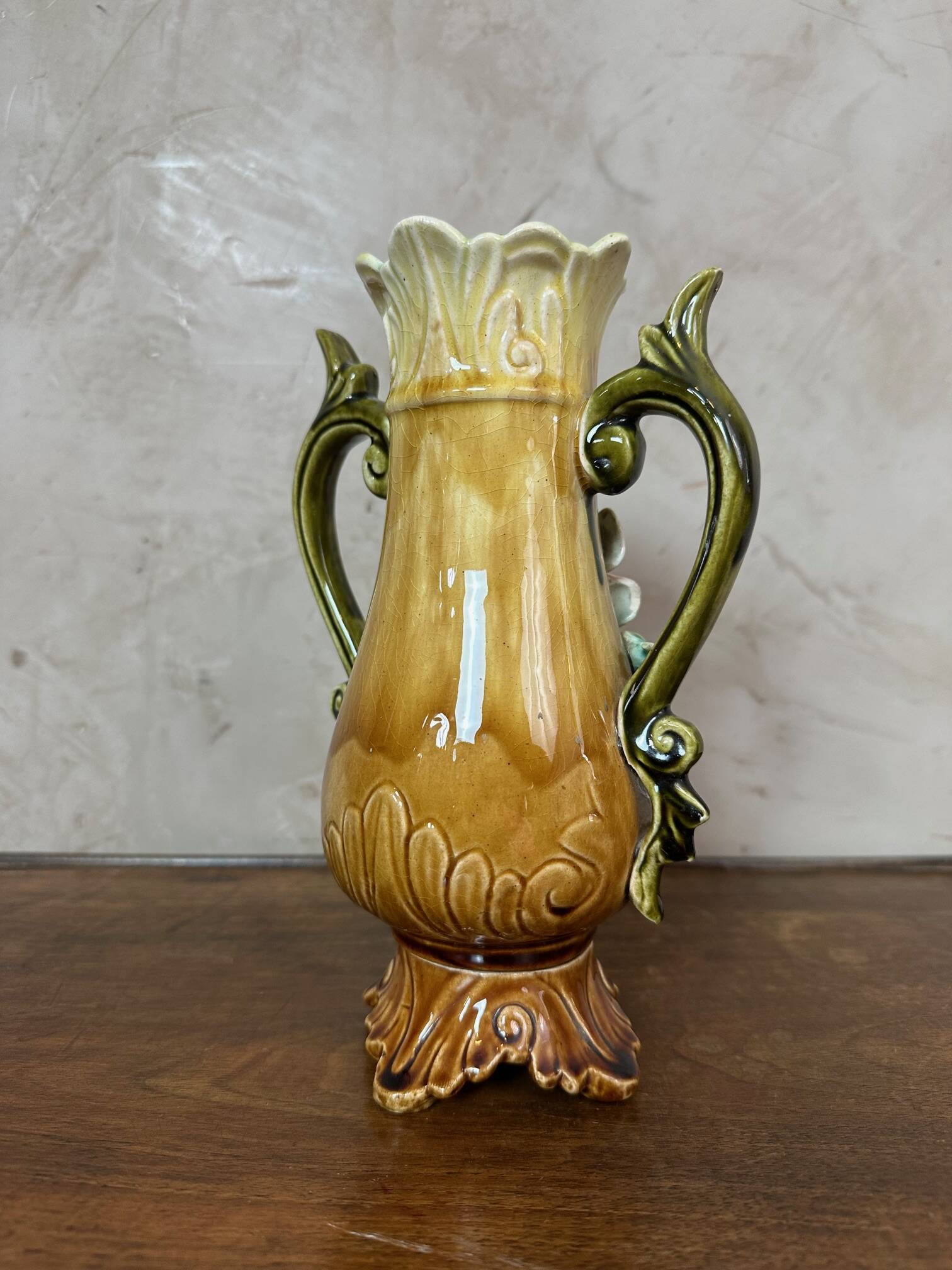 Slipware vase