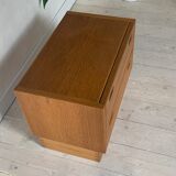 Vintage solid oak chest of drawers