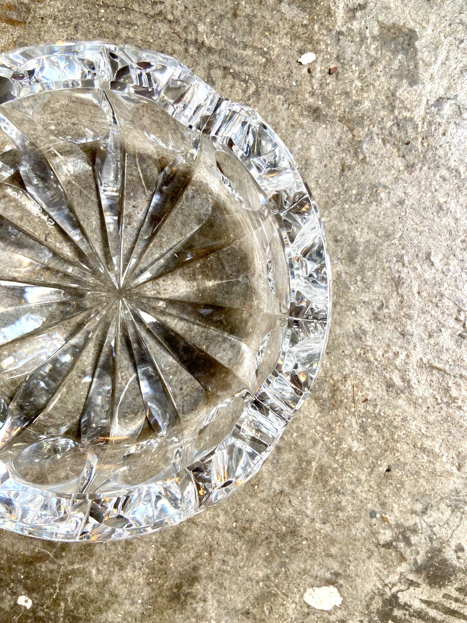 Saint Louis ashtray in chiseled crystal