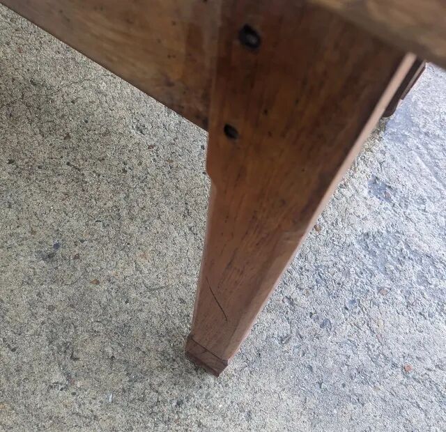 Farm table