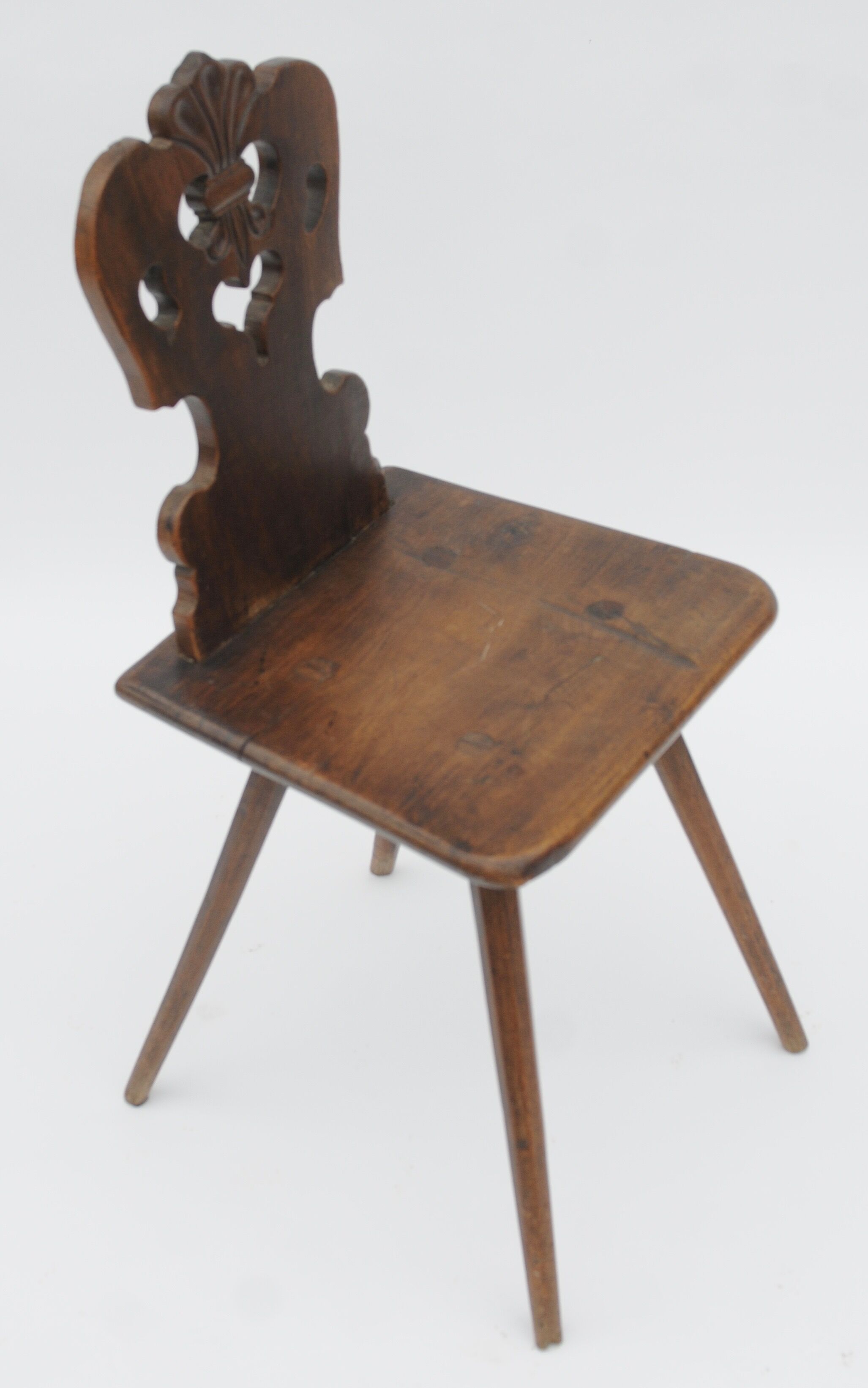 Chaise escabelle