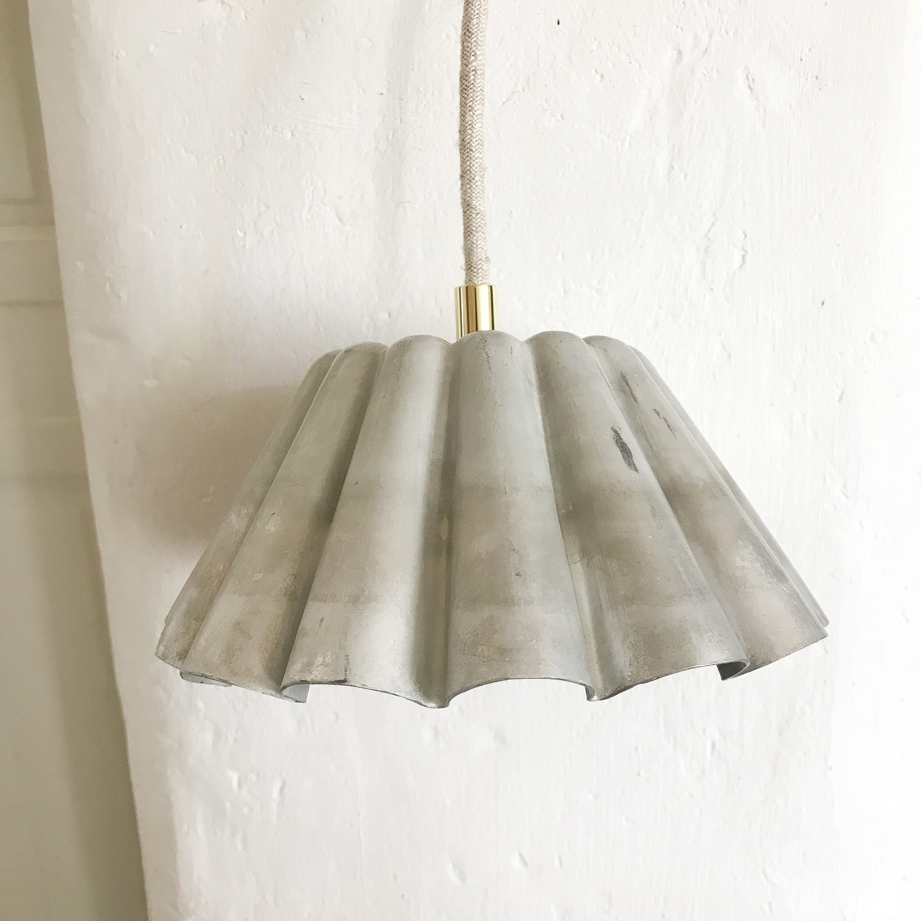 Vintage tin pendant lamp