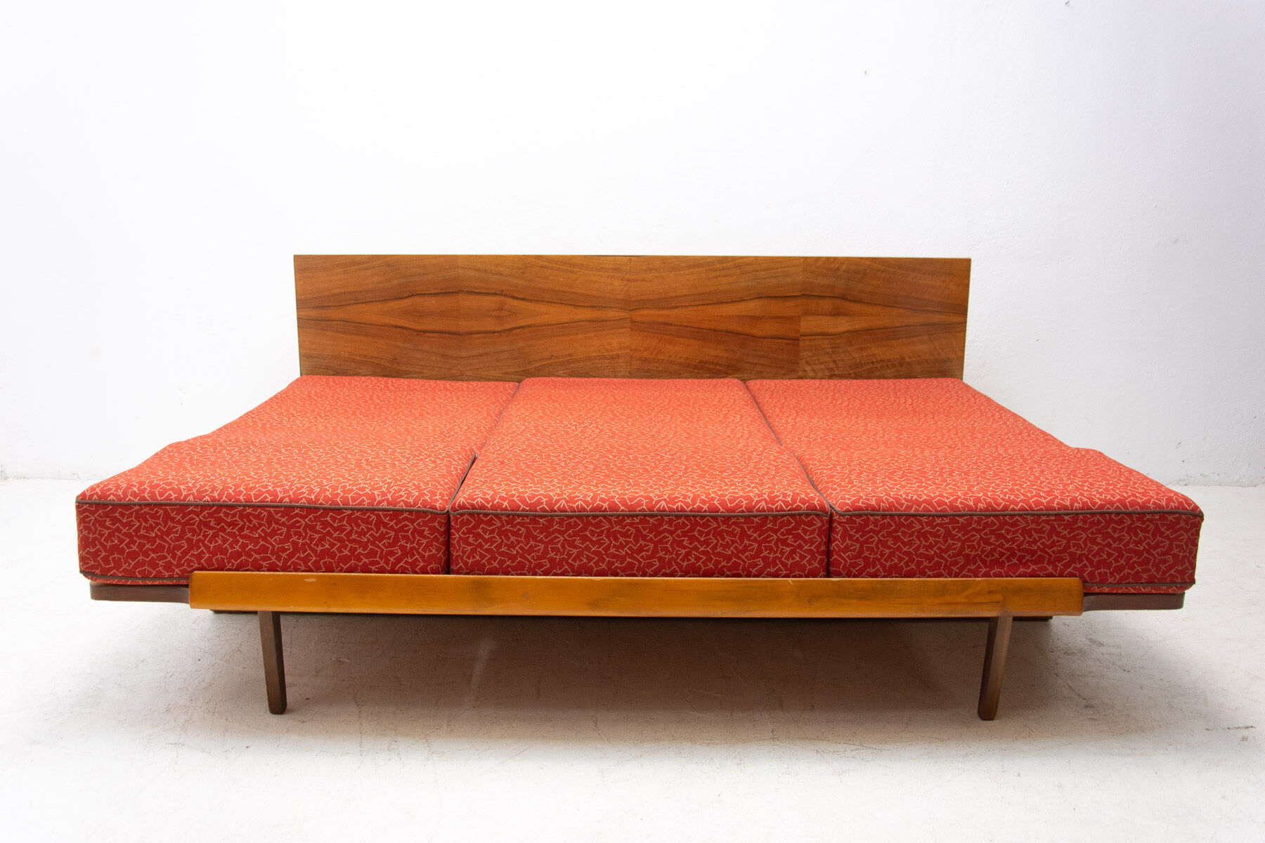 Mid century sofabed in walnut by Jindrich Halabala for UP Zavody, 1950´s