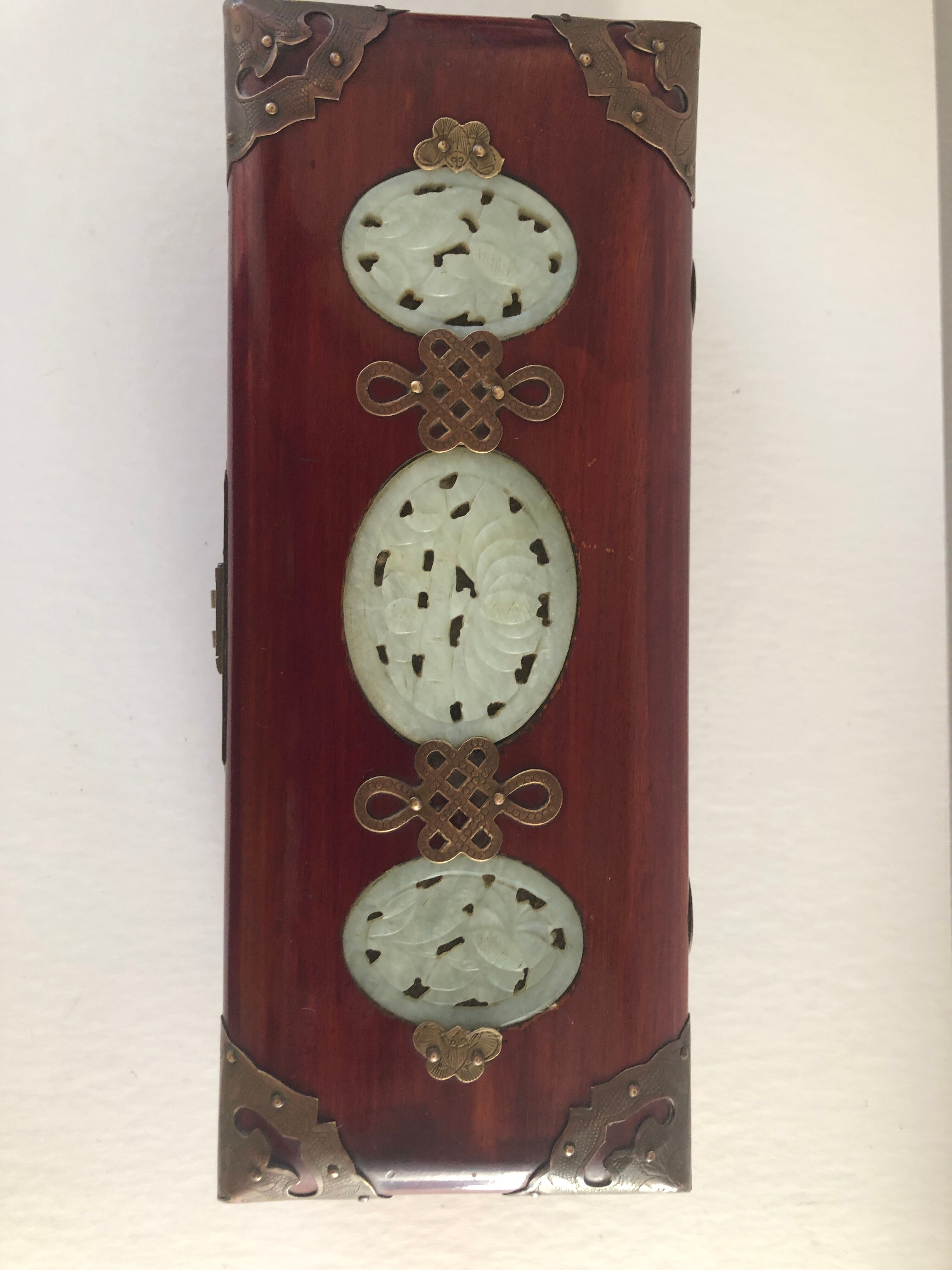 Chinese jewelry box in brass and Jade Mahogany wood