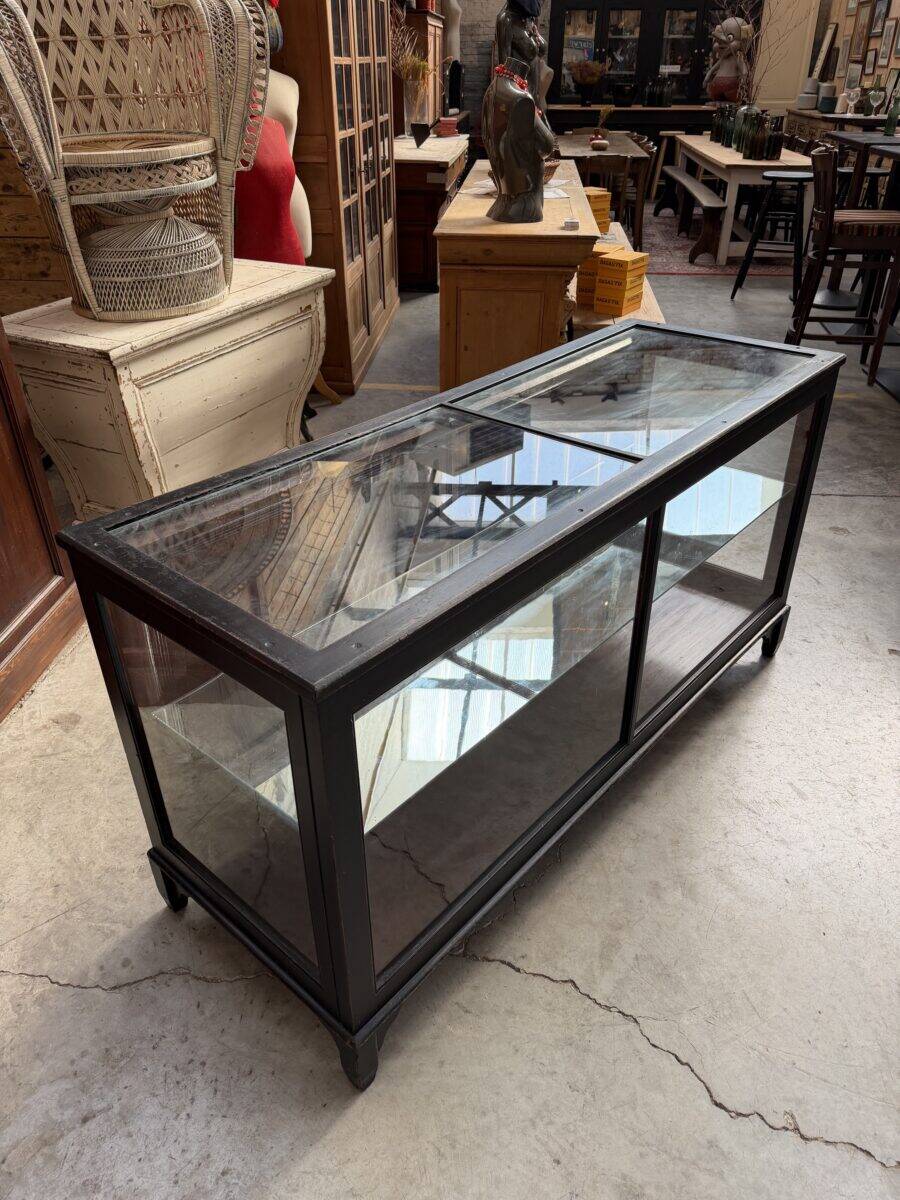 Showcase counter from the early 20th century.