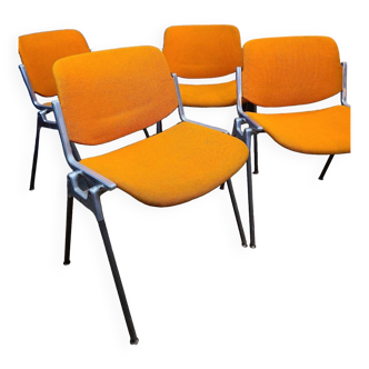 Chaises Piretti orange série de 4