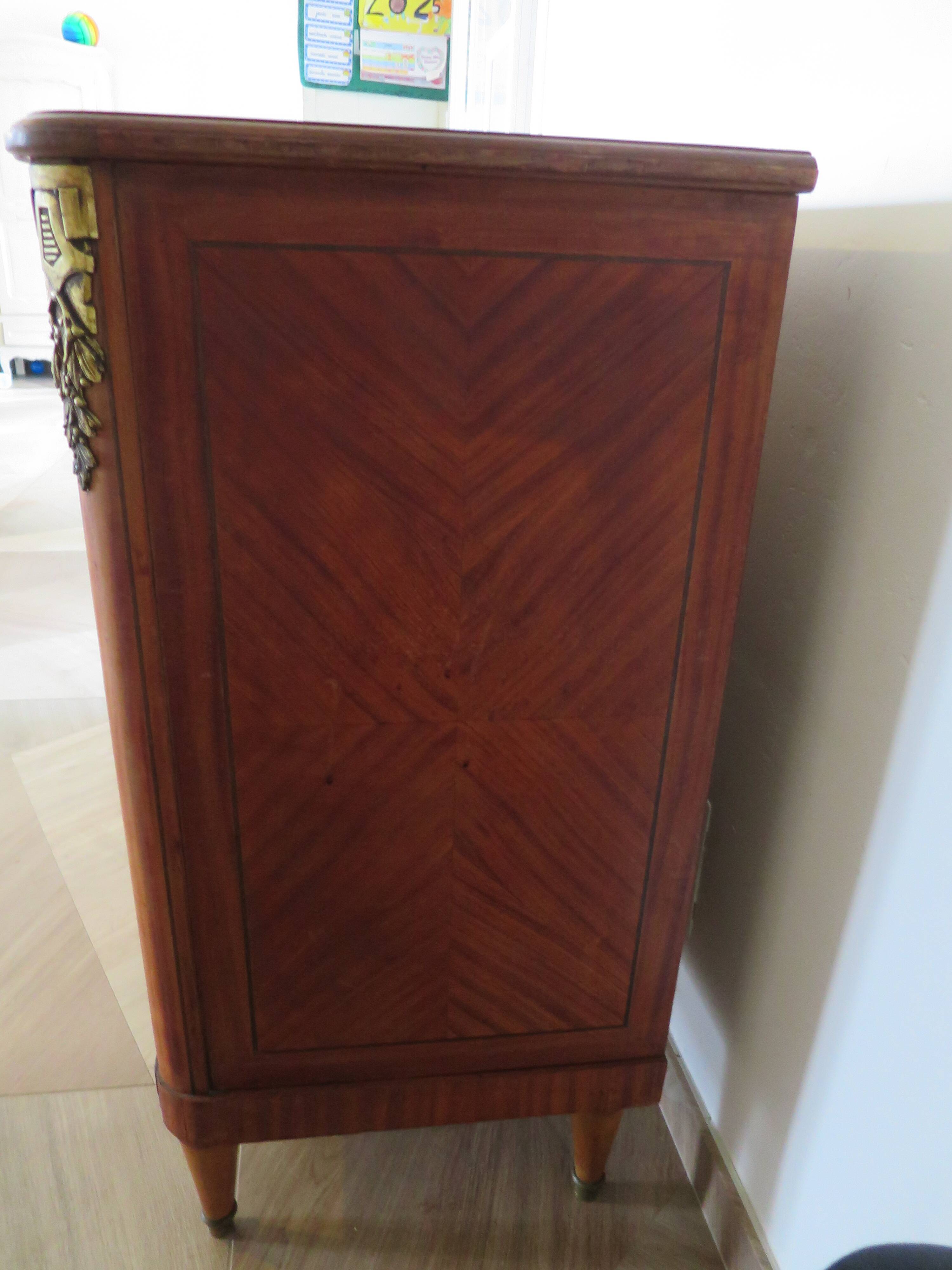 Louis XVI chest of drawers - Bronze - Butterfly wood veneer marquetry - 1930