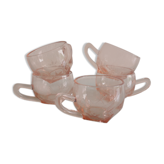 Suite de cinq tasses en verre rosé vintage années 40-50