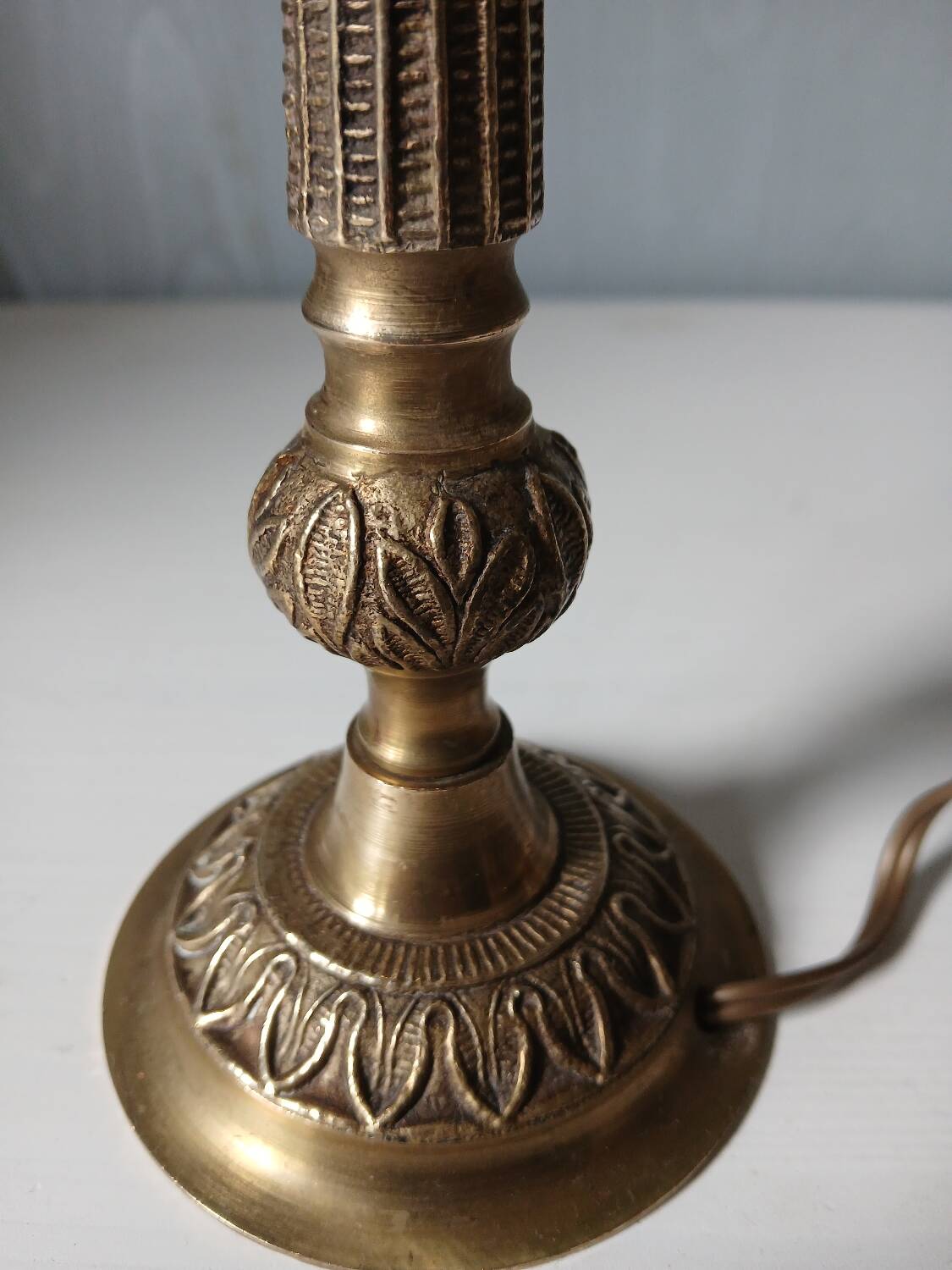 Pied de lampe en bronze massif ciselé – vintage années 50/60