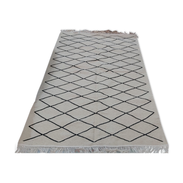 Handmade white and black Berber carpet 245x156cm